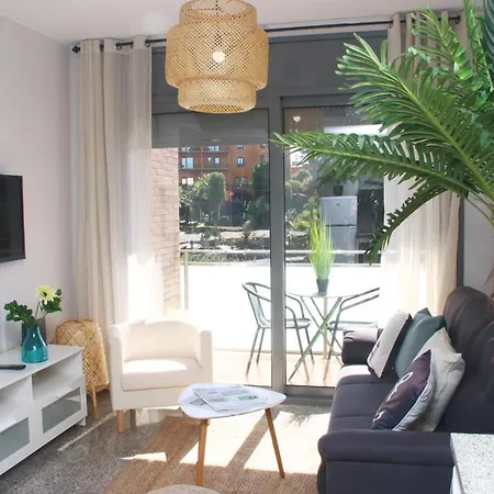 Seahomes Vacations, Beach&pool, In Fenals Apartament *