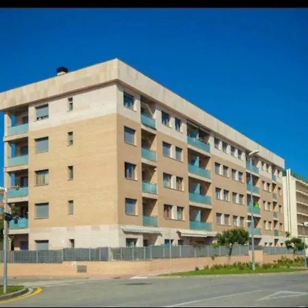 Seahomes Vacations, Beach&pool, In Fenals Apartament