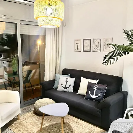 Apartment Seahomes Vacations, Beach&pool, In Fenals *