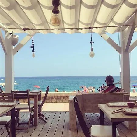 Seahomes Vacations, Beach&pool, In Fenals 公寓 滨海略雷特